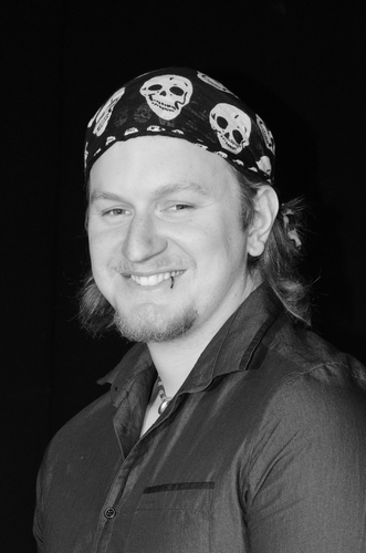 8 Ethan Barnett set assistant